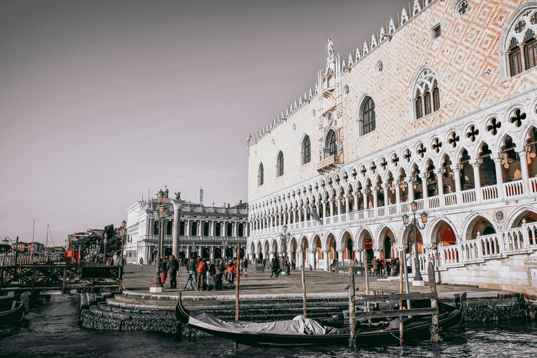 Venice: Doge&#039;s Palace, Bridge of Sighs, Prisons, Correr &amp; Audioguides