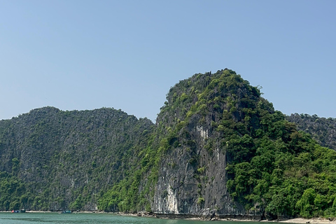 2-tägige Ha Long Bay Island Cruise Tour mit einem 3-Sterne-Kreuzfahrtschiff