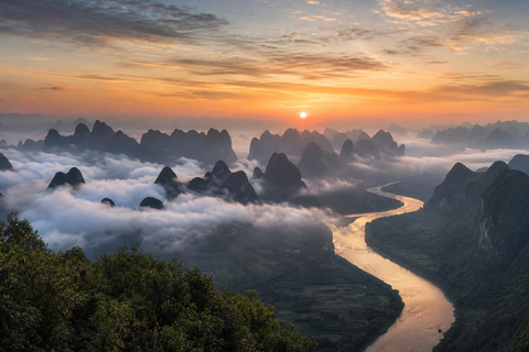 From Guilin: Li River and Xianggong Hill Day Trip with Lunch Standard Small Group Tour (Up to 16 Guests)