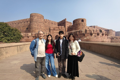 From Delhi: Taj Mahal Day Tour with 5 Star Hotel Lunch From Delhi: Tour with Driver, Guide, Entry Tickets & 5* Meal