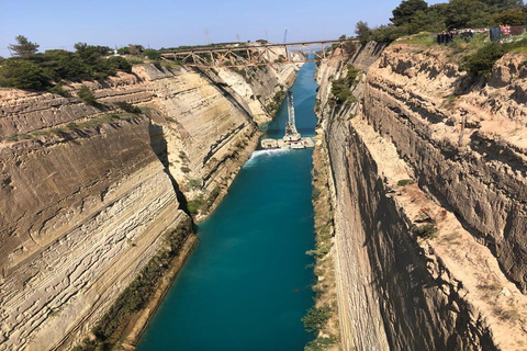 Visite privée de l&#039;ancienne Corinthe au départ d&#039;Athènes et visite audioCorinthe Mercedes MiniVan Vito &amp; visite audio gratuite (7 pers)