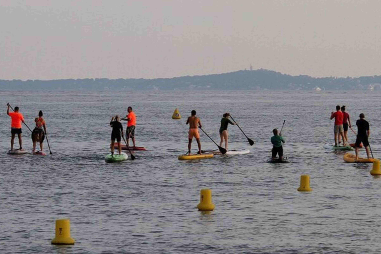 Stand up paddle e Shopping CAP3000Saint-Laurent-du-Var: Noleggio di tavole da paddle vicino a CAP3000