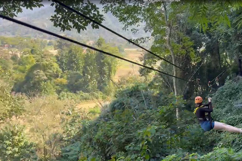 فانغ فينغ: الطيران المظلي، قوارب الكاياك، الانزلاق على الحبل، جولة البحيرة الزرقاء رقم 1فانغ فينغ: 