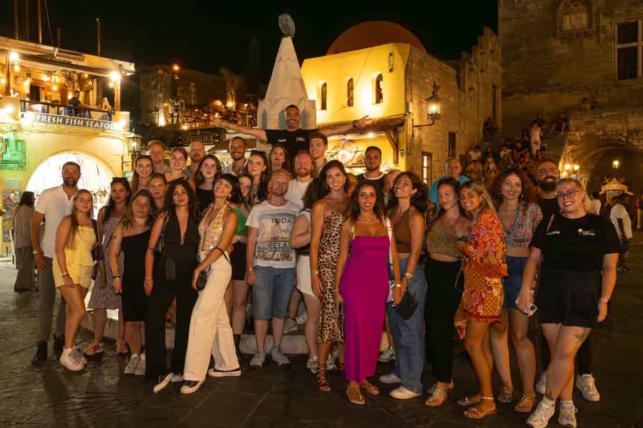 Rhodos: Kneipentour mit Shots und Eintritt zu den Clubs. Foto: GetYourGuide Rhodos: Kneipentour mit Shots und Eintritt zu den Clubs. Foto: GetYourGuide