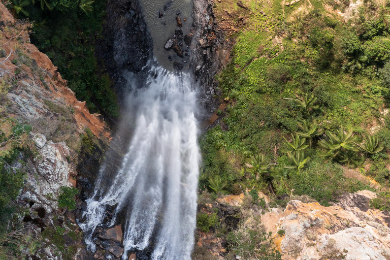 布里斯班：斯普林布鲁克七瀑布与天然桥之旅布里斯班：斯普林布鲁克七瀑布与天然石桥游览