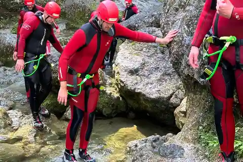 Wiestal: Canyoning in der Almbachklamm - Swiss Cheese Tour