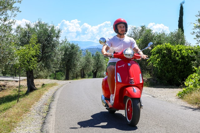 Fiesole and Florence Hills Vespa Tour with Olive Oil Tasting