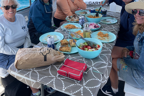 Atenas: experiência de viagem de pesca em um barco com refeição de frutos do marAtenas: Experiência de pesca em um barco com refeição de frutos do mar