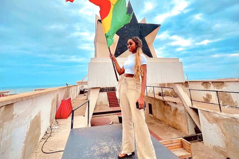 Accra: tour a piedi con pranzo e ingresso al mausoleo