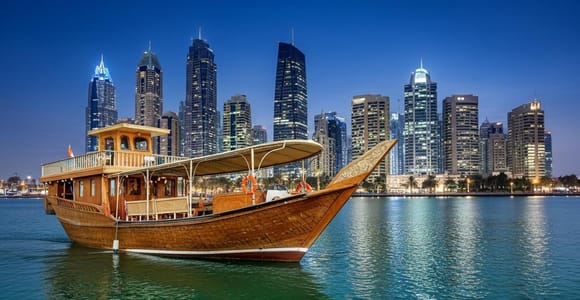 Doha: Qatari Traditional Dinner Cruise with BBQ Buffet