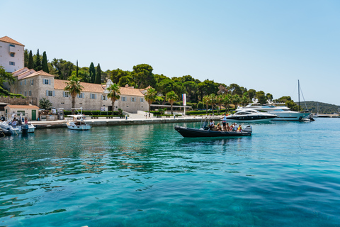 Split : Lagon bleu et visite des 3 îles en bateau à moteur avec déjeunerSplit : Lagon bleu et excursion en bateau à moteur dans les 3 îles avec déjeuner