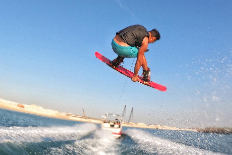 Dubai: 45Min Wakeboarding Experience 45Min Wakeboard in Dubai