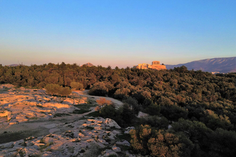 Mityczna joga i medytacja w Atenach o wschodzie i zachodzie słońcaAkropol w Atenach Mityczna joga i medytacja Wschód i zachód słońca