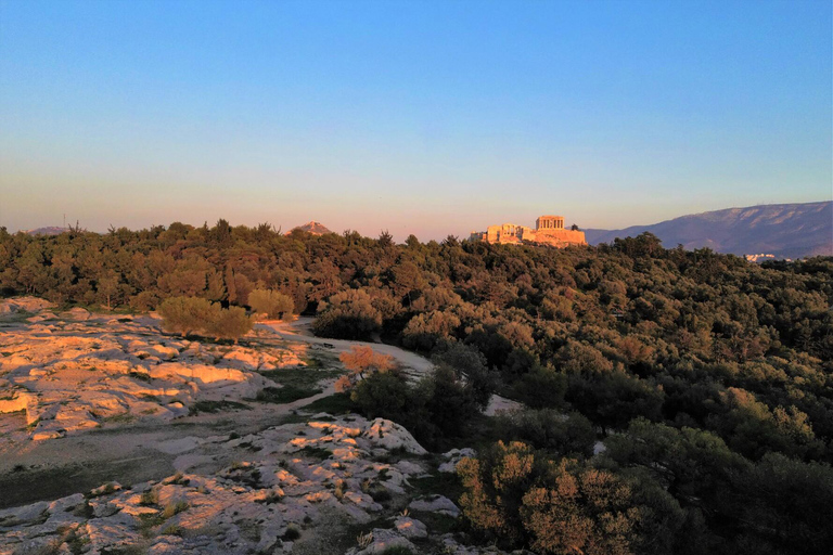 Mityczna joga i medytacja w Atenach o wschodzie i zachodzie słońcaAkropol w Atenach Mityczna joga i medytacja Wschód i zachód słońca