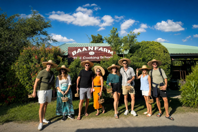 Chiang Mai: Thai Cooking Class with Market Tour & Farm Visit