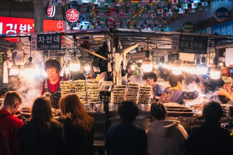 Aventura única de comida auténtica en el mercado de GwangjangSamll Tour gastronómico a pie en grupo