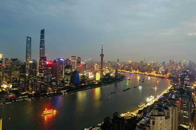 Shanghai Sunset Walk: Historic Bund to Cyberpunk Skyline Private VIP Tour (English & French)