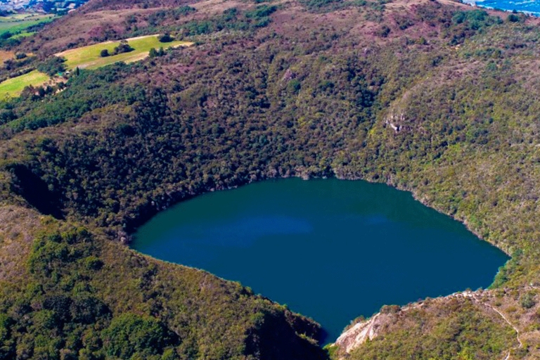 Visite du lac sacré de Guatavita et visite partagée de la Casa LocaTour du lac sacré de Guatavita et Casa Loca