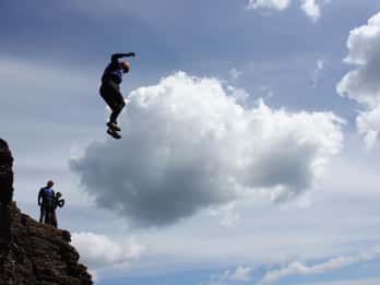 Torquay: Coasteering 5* Geopark Tour in Torquay