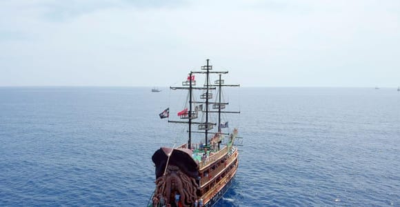 Antalya Pirate Boat: Düden Şelalesi, Swim & Foam Party