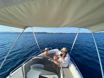 Vourvourou: Private boat trip in Diaporos Island