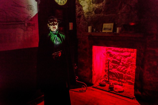 Visit Edinburgh Evening Underground Ghost Tour in Livingston