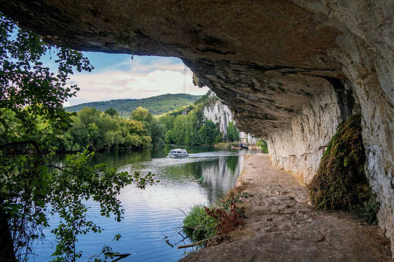 Saint-Cirq-Lapopie: A Private Guided Tour of France's Most Enchanting Village Saint-Cirq-Lapopie: A Private Guided Tour in France's Most Enchanting Village