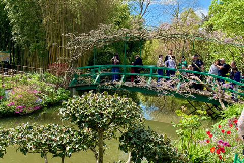 Giverny Half-Day Small-Group Tour from Paris – Max 7 Guests Giverny trip with Hotel Pick up