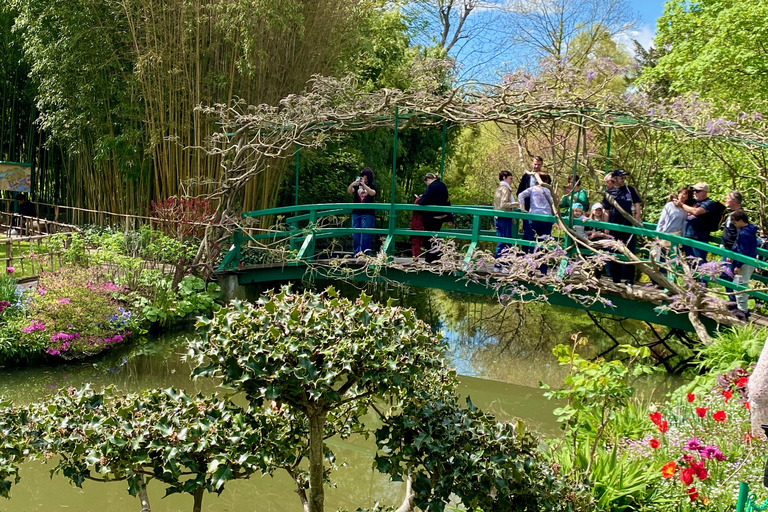 Giverny Half-Day Small-Group Tour from Paris – Max 7 Guests Giverny trip with Hotel Pick up
