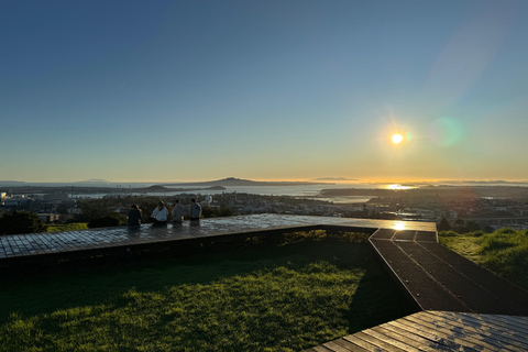 Auckland Sunrise Tour: Mount Eden Summit & Morning Views