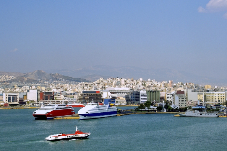 Transfert privé entre l'aéroport d'Athènes et le port du PiréeTransfert de nuit