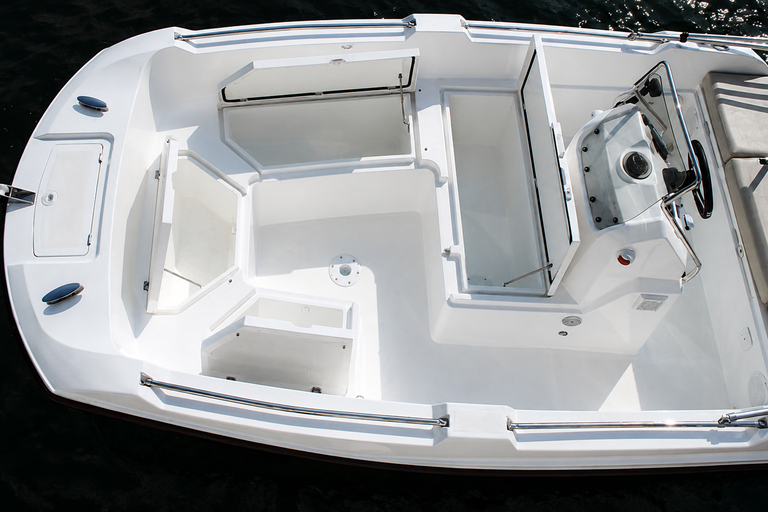 Barcelona: No license needed Boat Rental 4h Boat Rental up to 6 people