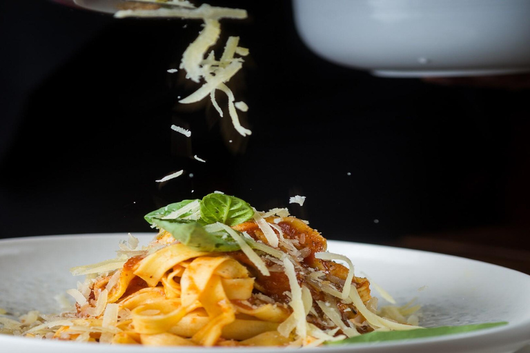 Buenos Aires: La Ventana Tango Show Tango Show and Dinner with Transfer