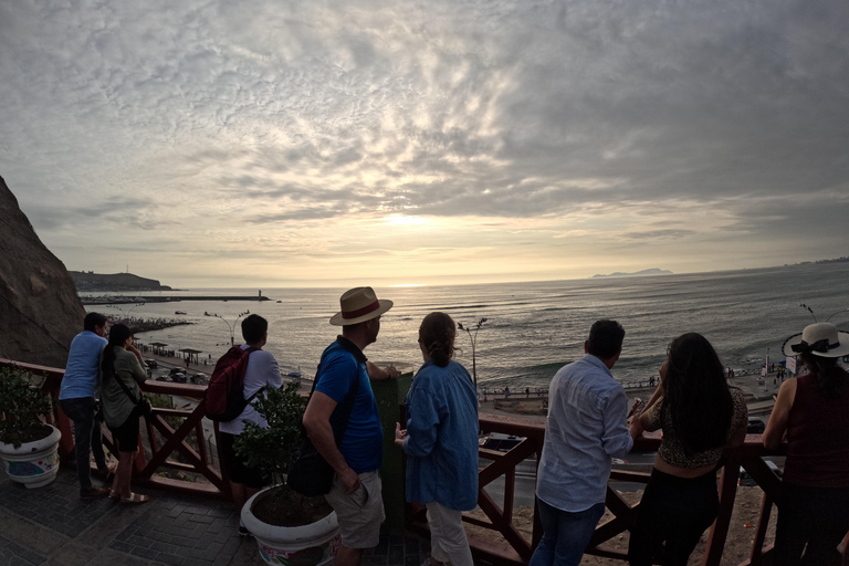 Entdecke den Zauber Limas bei Nacht: Parque de las Aguas+Barranco+Miraflores