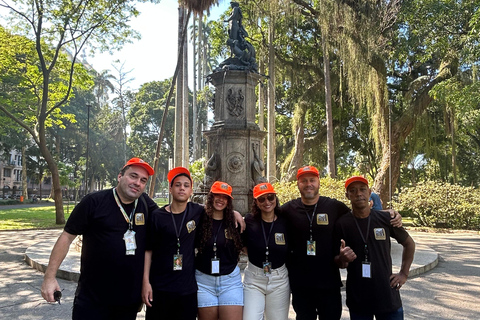 Ervaring in het "Fifa Street"-veld + Favela Tavares Bastos-tourErvaring op het basketbalveld "Fifa Street" + rondleiding door de favela Tavares Bastos