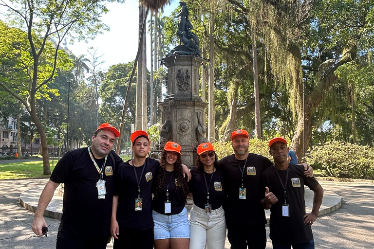 Ervaring in het "Fifa Street"-veld + Favela Tavares Bastos-tourErvaring op het basketbalveld "Fifa Street" + rondleiding door de favela Tavares Bastos