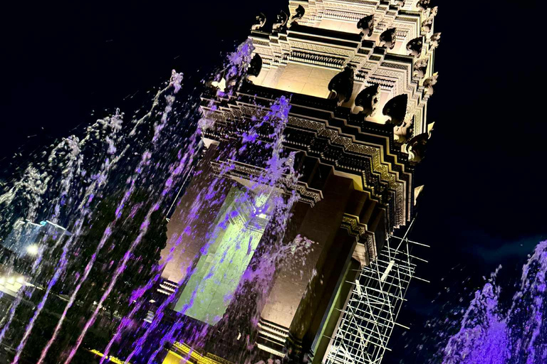 Phnom Penh Evening Cyclo Tour