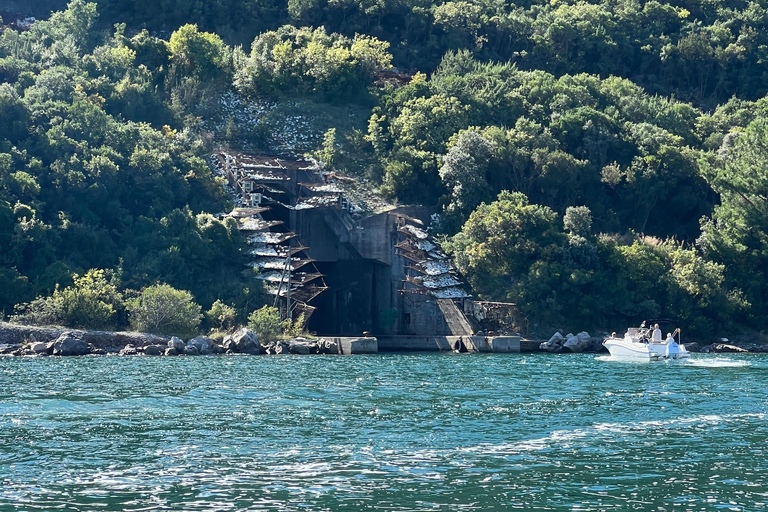 Azure Paradise : visite en bateau de la grotte bleue et de la baie de Kotor