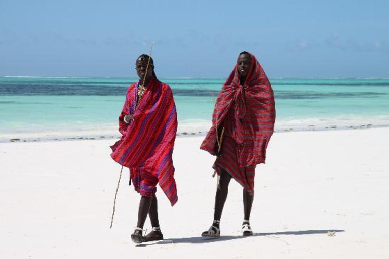 Zanzibar: Dagtrip naar het strand aan de zuidkust met bezoek aan de grot van Salaam