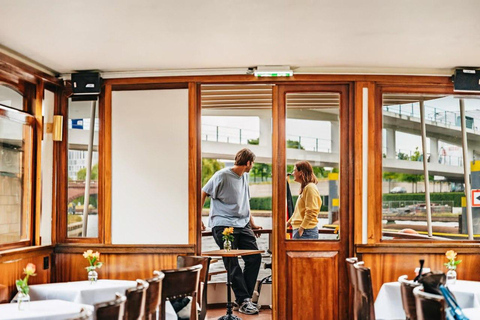 Berlin: 1h Boutiquestyle-Cruise on the Historic Hemingway 75-minute Sundown Aperitif Tour