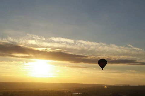 Snohomish: Sunrise Hot Air Balloon Ride with Panoramic Views