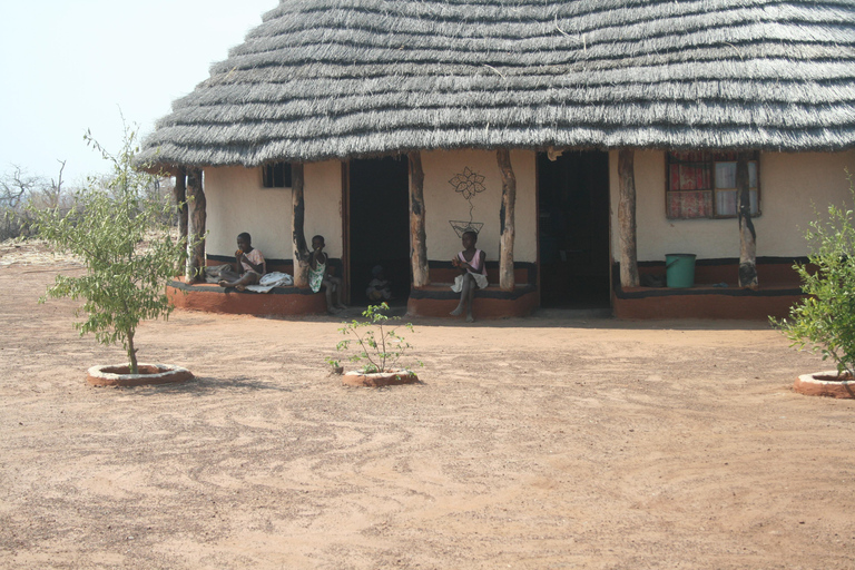 Victoria Falls: Village Tour