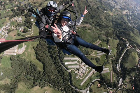 Medellín: Skip-the-Line Paragliding W 20-Yr Experience Pilot