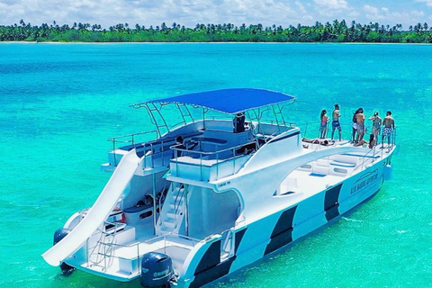 Profitez de 3 heures de croisière sur un yacht VIP avec open bar.Punta Cana : Croisière VIP sur un yacht avec Open Bar