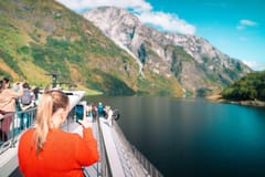 Bergen: Wikingerdorf & UNESCO-Fjord-Bootsfahrt ab Flåm
