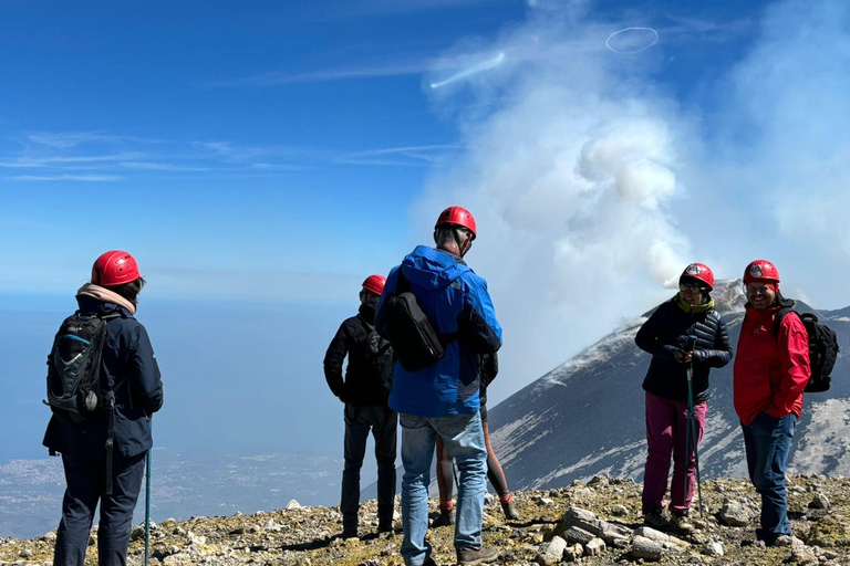 Etna: Krater Centralny (3340 m n.p.m.) z kolejką linową i jeepemEtna: wycieczka do krateru centralnego (3340)