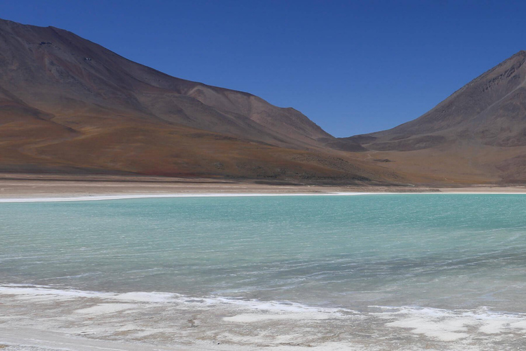 Uyuni: Salar de Uyuni 4x4 Tour with Hot Springs