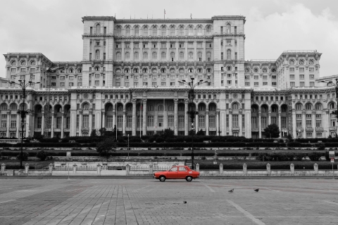 Boekarest: Natural Delta and Communism Tour in een Dacia uit de jaren 80Standaard optie