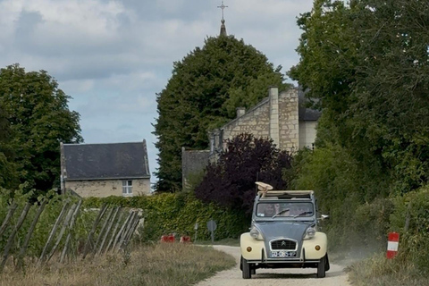 Anjou: Discovery by Vintage Car with a Local Guide