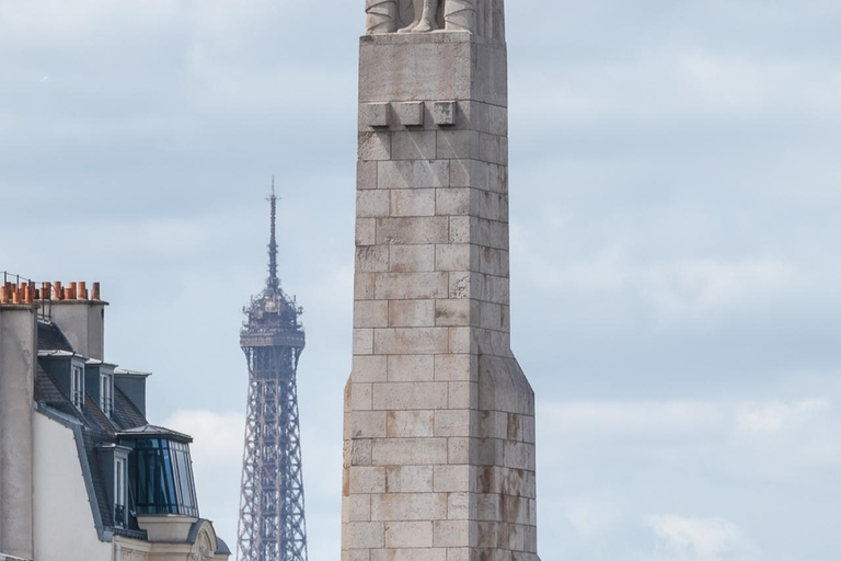 Paris: Private Seine River Cruise Paris: Private Seine River Cruise with Guide